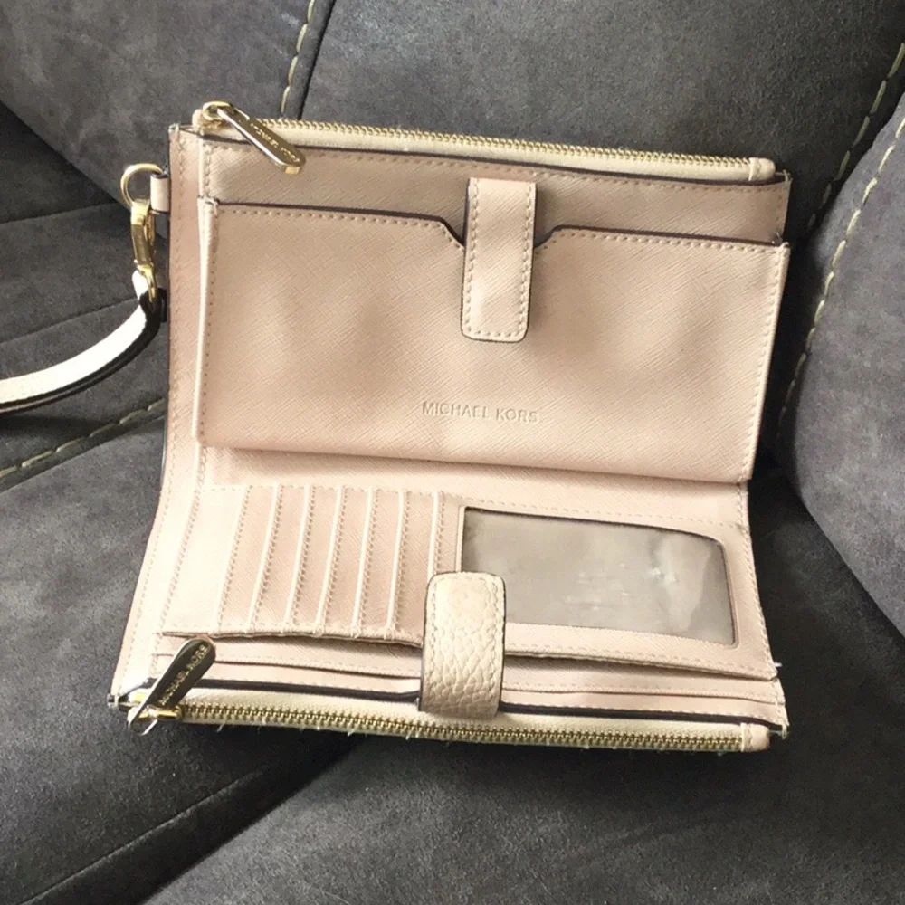 Michael Kors Blush Pink Leather Wristlet Clutch - Picture 2 of 2